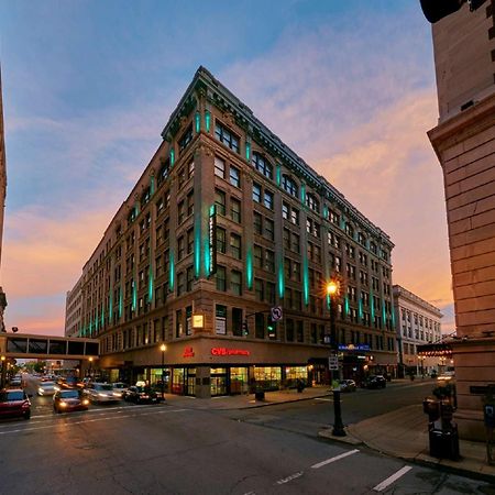 Embassy Suites Louisville Downtown Exterior photo